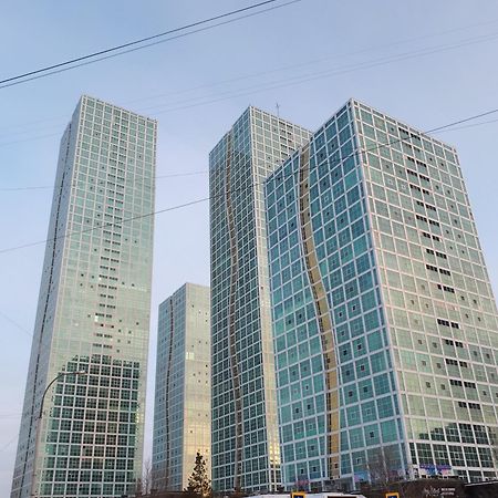 Апартаменты На Набережной С Панорамным Видом На 39 Этаже Astaná Exterior foto