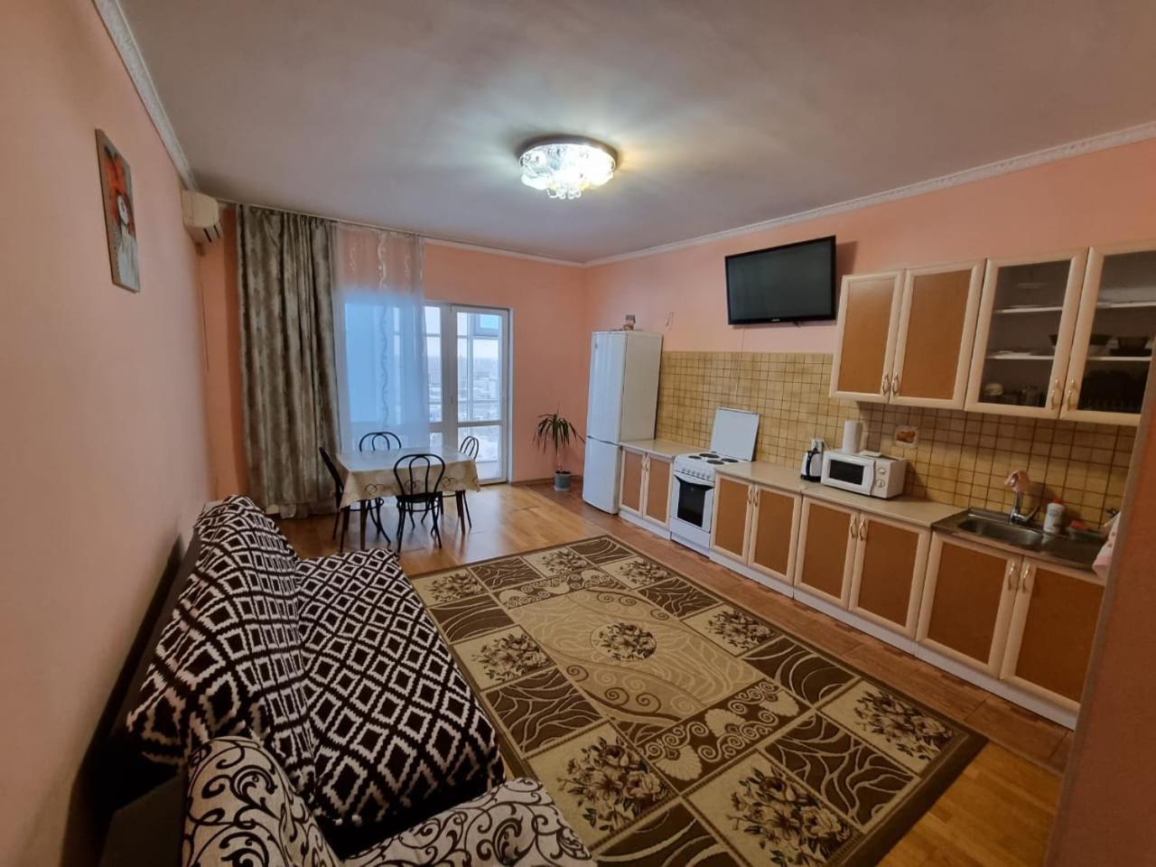 Апартаменты На Набережной С Панорамным Видом На 39 Этаже Astaná Habitación foto